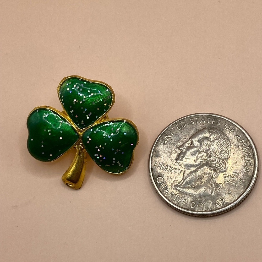 Green glitter shamrock ☘️ pin with gold tones